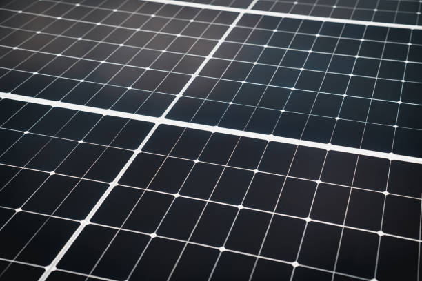 primo piano dettagliato del pannello della cella solare. concetto di energia pulita. - fuel cell solar panel solar power station control panel foto e immagini stock