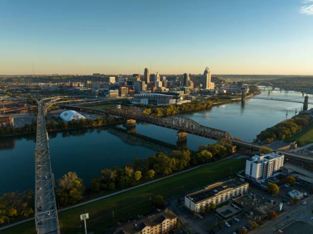 istock Ohio River between Downtown Cincinnati and Covington, Kentucky at Dawn - Aerial Shot 1893916933