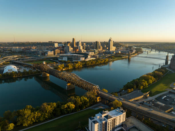istock Ohio River between Downtown Cincinnati and Covington, Kentucky at Dawn - Aerial 1893916936