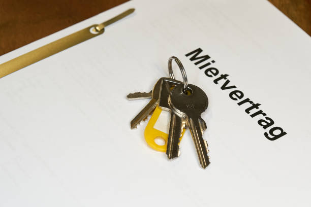 istock Keys and rental contract, Mietvertrag,  for a new apartment 1894468599