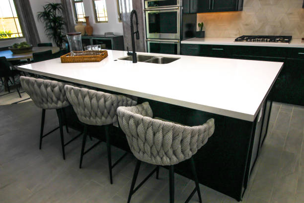 Kitch Island Counter Top With Three Bar Stools