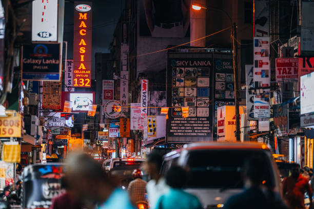 crowds and businesses on the streets of colombo, sri lanka. - developing countries urban scene outdoors horizontal imagens e fotografias de stock