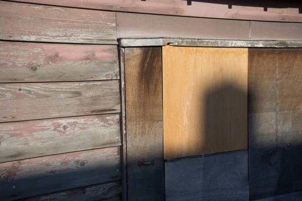 istock old wooden house 1896590579