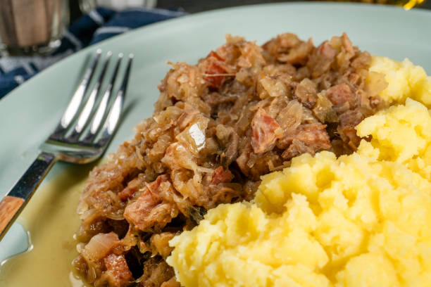 bigos - traditional polish food. - bigos imagens e fotografias de stock