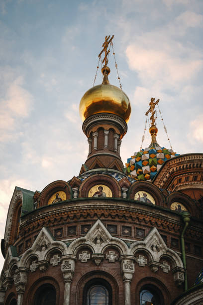 храм воскресения христова спасённого на крови в санкт-петербурге - st petersburg russia russian culture church of the resurrection of christ стоковые фото и изображения