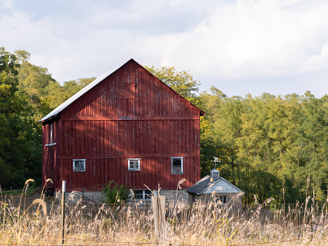 An old barn in a field near peoria illinois