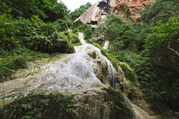landscape view of erawan waterfall kanchanaburi thailand. erawan national park is most popular falls in thailand. - erawan falls foto e immagini stock
