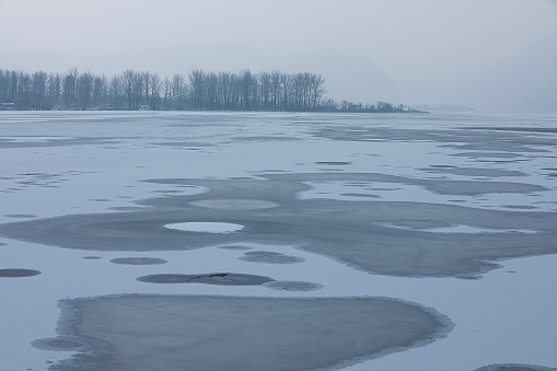 Lake Ilay at dawn is practically frozen.