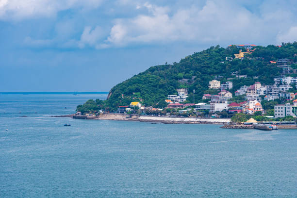 buổi sáng tại thành phố vũng tàu và bờ biển, việt nam. vũng tàu là thành phố biển nổi tiếng ở miền nam việt nam - vũng tàu hình ảnh sẵn có, bức ảnh & hình ảnh trả phí bản quyền một lần