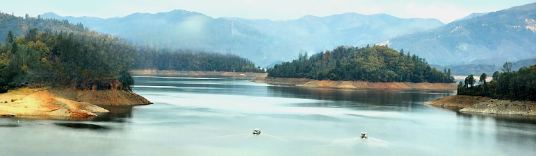 A picture of Shasta lake in Northern California