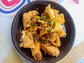 gejrot-tofu-indonesisches-essen-gebratener-tofu-in-einer-sauce-aus-chilischoten-knoblauch.jpg?b=1&s=170x170&k=20&c=JbtRkXI5-S3uUNdIXKT72ph7uD8FZ3JoNFutenItu58=