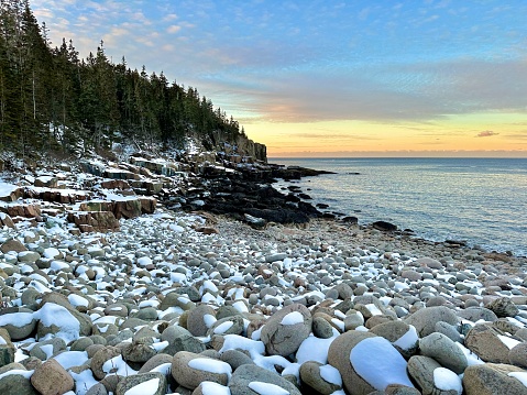 The Ocean Path Trail meanders along vast slabs of pink granite, picturesque cliffs, and breathtaking oceans views of the striking coast of Maine. The Ocean Path is a great way to access Thunder Hole and Otter Point from Sand Beach on a gradual hike. This picturesque hike is a great way to experience  Acadia National Park.