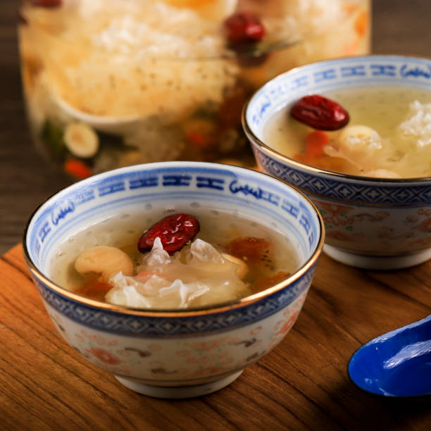 istock Peach Gum Triple Collagen Dessert 1900979426