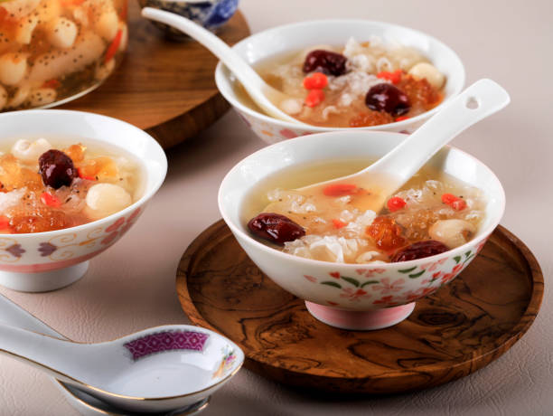istock Peach Gum Triple Collagen Dessert 1900984073