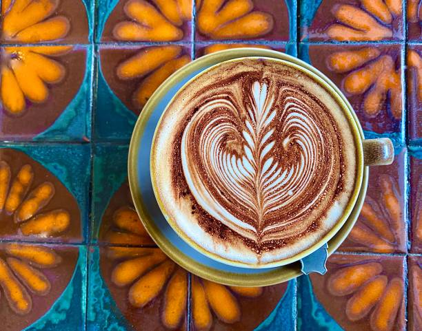 café sur table de tuile - tiles pattern photos et images de collection