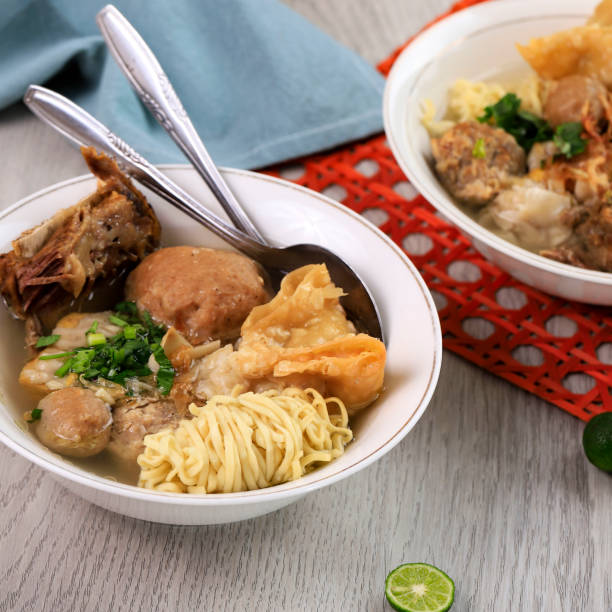 bakso malang komplit is meatball typically from malang, east java indonesia. - fine dining grilled spring onion healthy lifestyle imagens e fotografias de stock