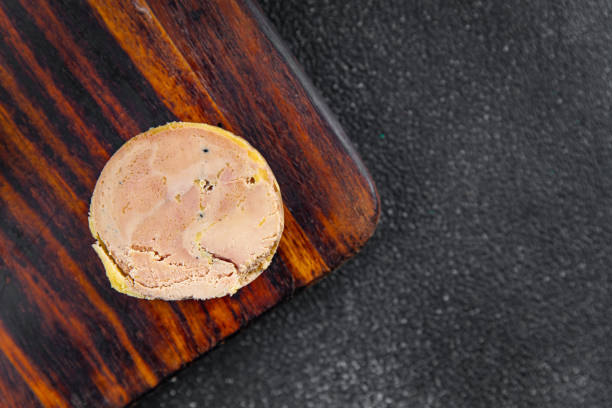 foie gras block  ready to eat eating cooking appetizer meal food snack on the table - block part of french culture traditional culture photos et images de collection