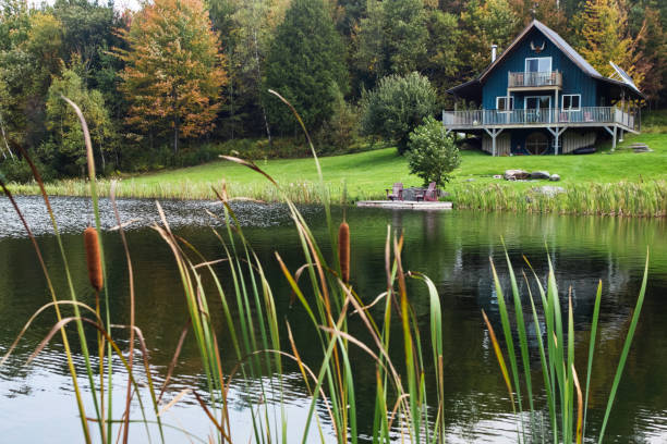 istock Cottage by the Lake in Quebec, Canada 1902774059