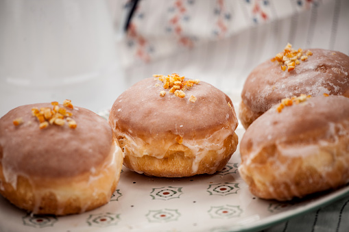 Fat Thursday is a traditional Polish custom. On this day, everyone eats donuts with traditional marmalade filling. The most popular donuts are glazed donuts stuffed with marmalade.