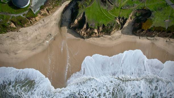istock California Coast High Tide 1903116385