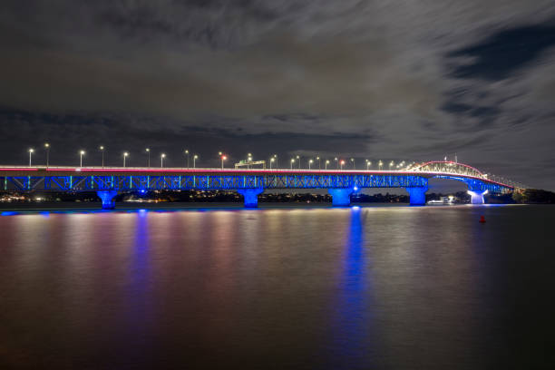 istock Auckland Harbour Bridge at night 1904057690