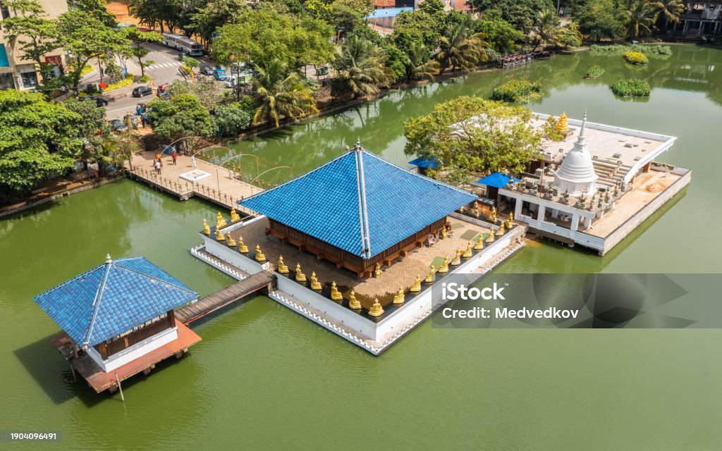 Ganga Rama Rao Gangarama Sima Malaka Buddhist Temple Stock Photo - Download Image Now ...