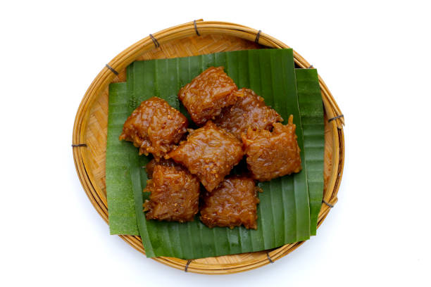istock Sticky rice in palm sugar (Thai Dessert) 1904301560