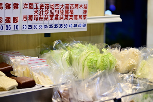 Braised dishes include a variety of ingredients, whether they are soy products, vegetables or meat, so they are quite popular among Taiwanese people, whether as a meal or a late-night snack.