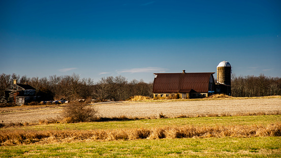 Abandoned barn in raritan township n.j