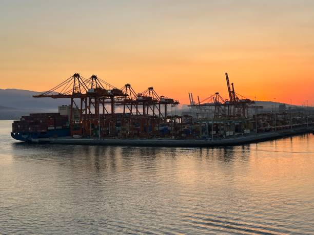 istock Sunset over the harbour in Vancouver 1905432253