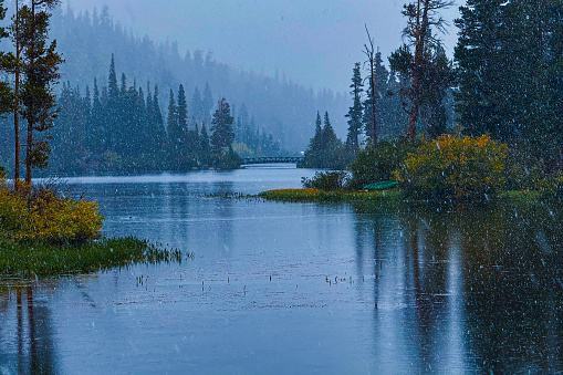 Mammoth Twin lakes during snow fall