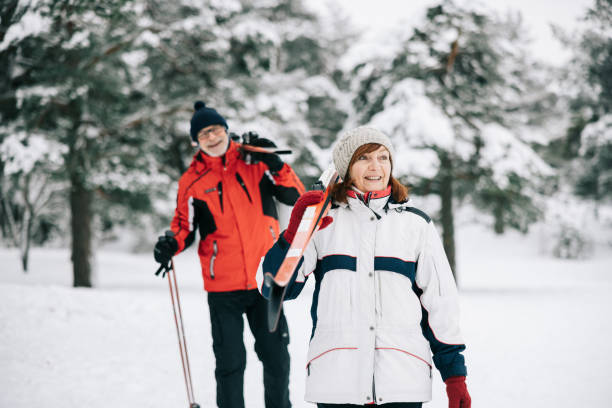 istock Senior couple going skiing together 1906791464