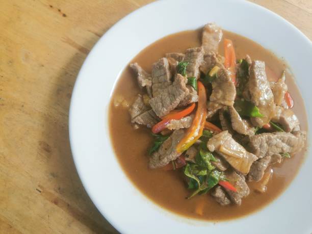 istock Beef basil, recommended Thai food 1907121139
