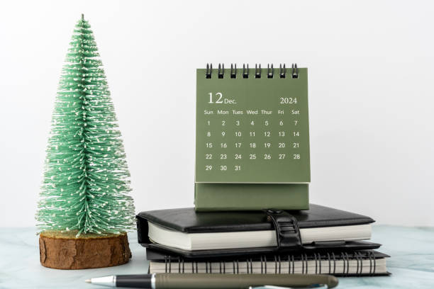 istock December 2024 desk calendar 1907729438