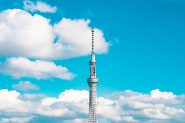 tokyo sky tree in the blue sky - sky tree audio ストックフォトと画像