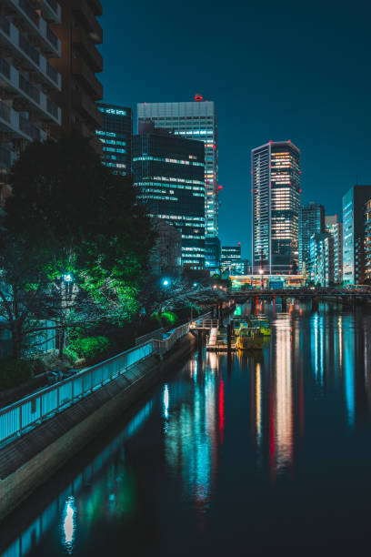 night scene in shibaura, tokyo - shiodome urban scene blurred motion tokyo prefecture zdjęcia i obrazy z banku zdjęć