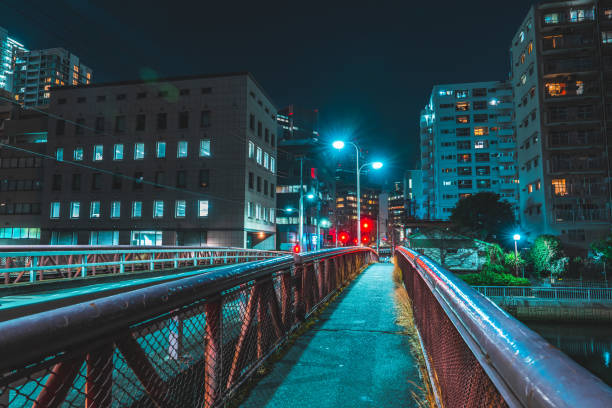 night scene in shibaura, tokyo - shiodome urban scene blurred motion tokyo prefecture foto e immagini stock