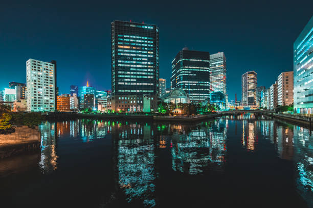 night scene in shibaura, tokyo - shiodome urban scene blurred motion tokyo prefecture zdjęcia i obrazy z banku zdjęć