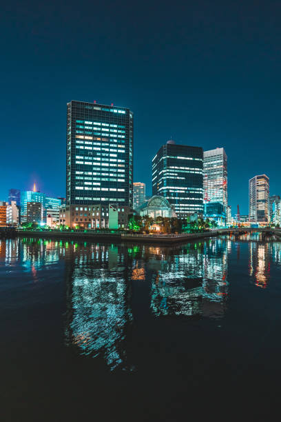 night scene in shibaura, tokyo - shiodome urban scene blurred motion tokyo prefecture zdjęcia i obrazy z banku zdjęć