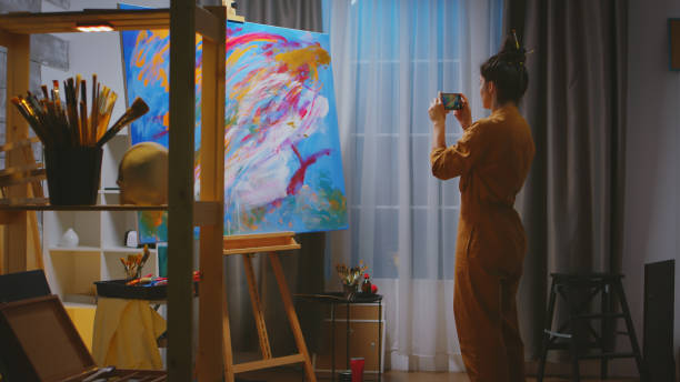 istock Making photo of large canvas 1908307984