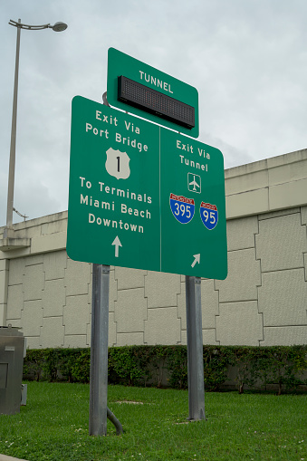 A1A To terminals, Miami Beach and Downtown exit sign, Exit via Tunnel I395 and I95