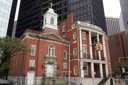 James Watson House, at 7 State Street, built in 1793, and Church of Our Lady of the Holy Rosary, left, in Lower Manhattan, New York, NY, USA