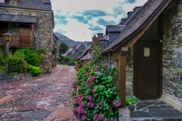 istock Garos Town, The Aran Valley, Spain, Europe 1909480490