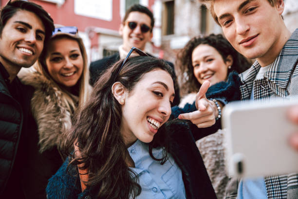 istock Young friends on vacation to Venice 1909995507