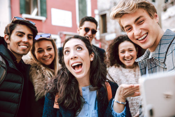 istock Young friends on vacation to Venice 1909996029