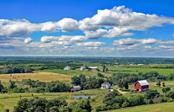 istock Iowa farms 1910283335