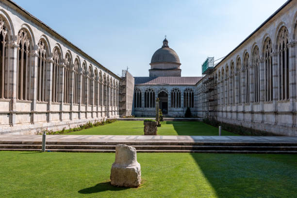 cemitério camposanto famoso perto da catedral de pisa - camposanto monumentale - fotografias e filmes do acervo