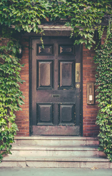 istock Boston Beacon Hill Townhouse Door 1912052392