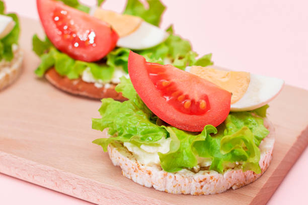 istock Rice Cake Sandwiches with Tomato, Lettuce and Egg 1912511516