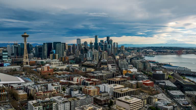 Hyperlapse of Downtown Seattle and Mount Rainier